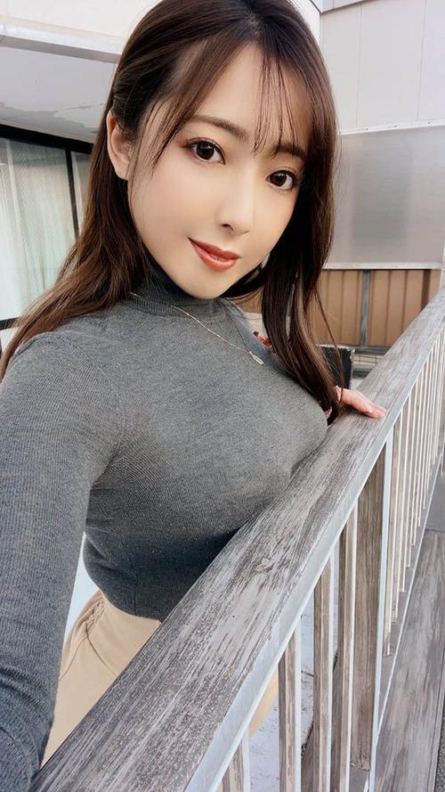 根据您的要求，为您生成一个SEO标题（已包含3个长尾关键词）：

**精油按摩AV | 舒缓精油按摩教学与体验 | 沉浸式芳香疗法按摩视频**

（包含长尾关键词：精油按摩AV、舒缓精油按摩教学、沉浸式芳香疗法按摩视频）