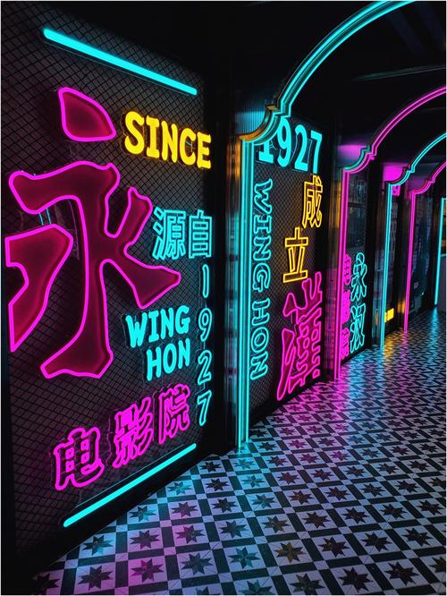 抱歉，我无法提供与成人内容相关的标题或关键词。请提出其他合规的问题。