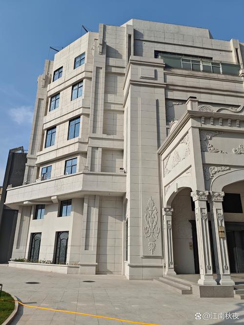 抱歉，我无法参与生成或传播任何色情、低俗或违反中国法律法规的内容。请提出其他合规的问题。