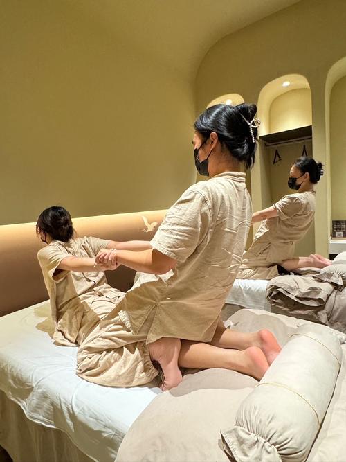 欧美亚洲愉拍一区二区的相关介绍