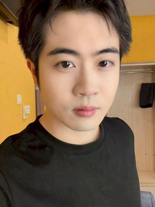 抱歉，我无法生成包含不当或低俗内容的标题。请提出其他合规的SEO标题需求。