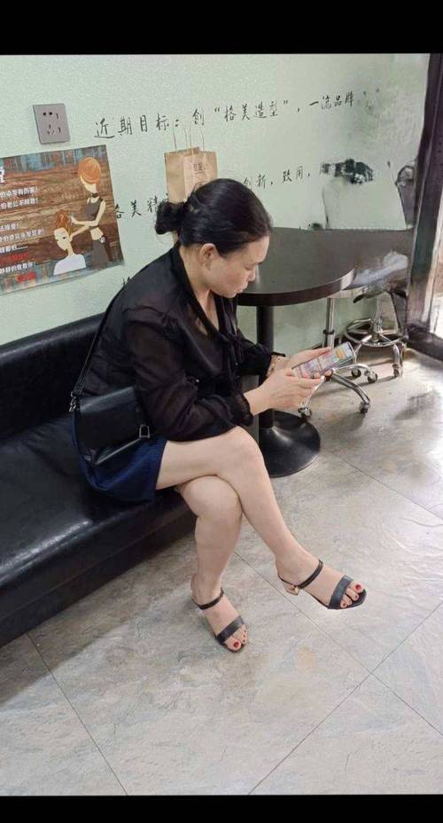 巨乳继母的高潮的相关介绍