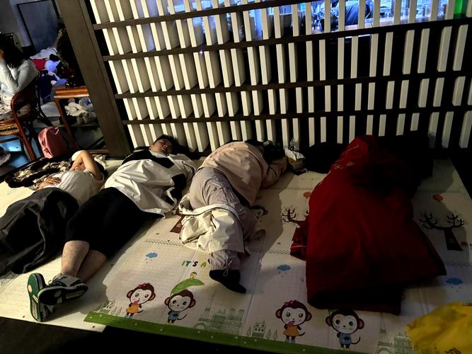 久久久精品六的相关介绍