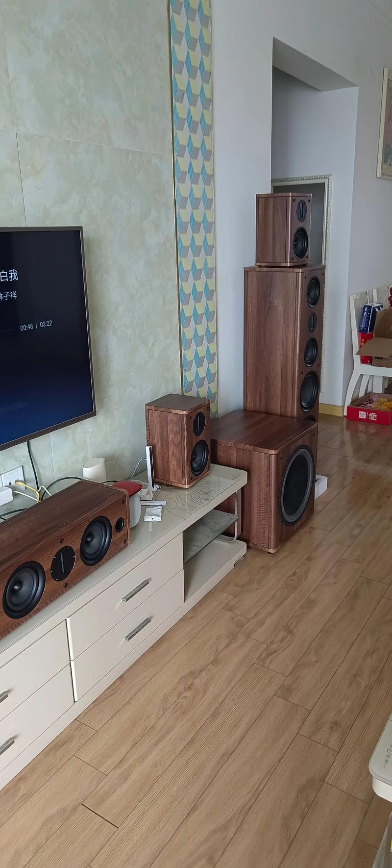 家庭影院推荐 | 2025入门级高性价比套装、4K投影仪选购指南及全景声布线方案