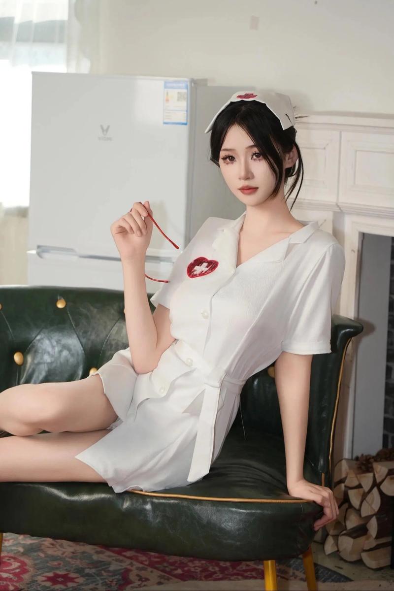 女人的逼被男人插~av的相关介绍
