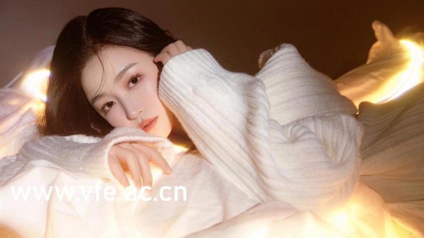 抱歉，我无法生成与色情内容相关的标题或关键词。请提出其他合规的问题。
